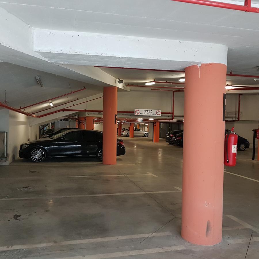 Apartment Viktor,Parking Osijek Zewnętrze zdjęcie
