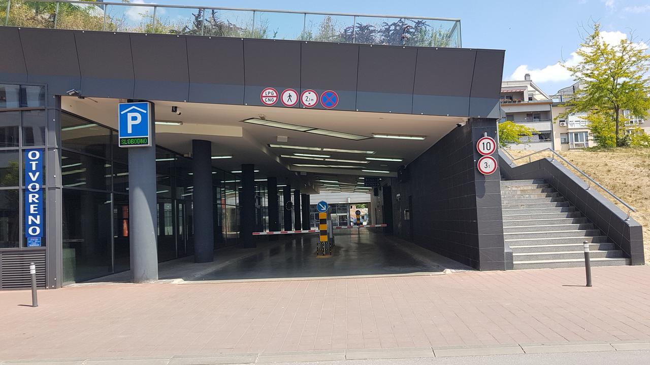 Apartment Viktor,Parking Osijek Zewnętrze zdjęcie